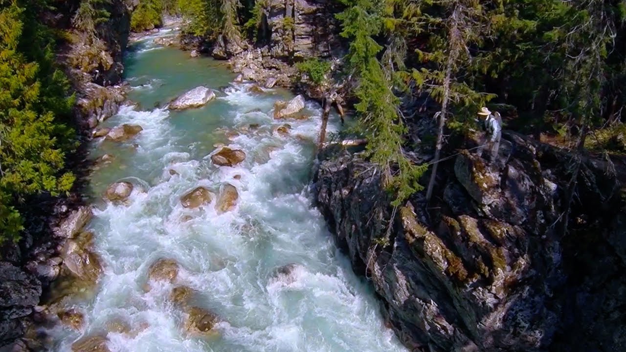 Rushing waters. Thunder knob Trail.